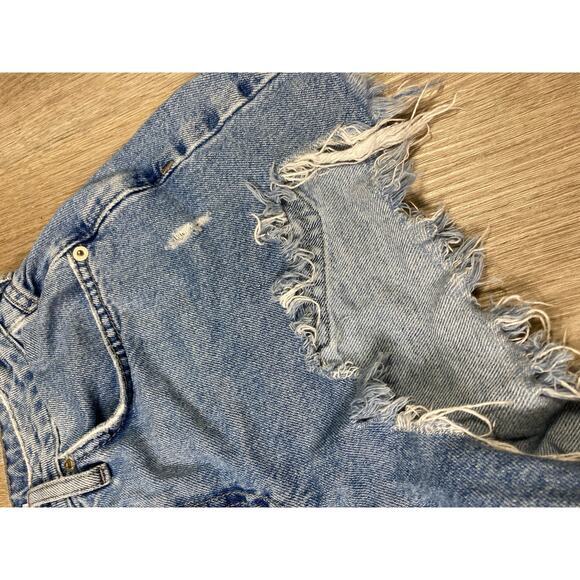 Forever 21 Women's Blue Distressed Denim Cutoff Shorts Size 27 Casual - Picture 6 of 10